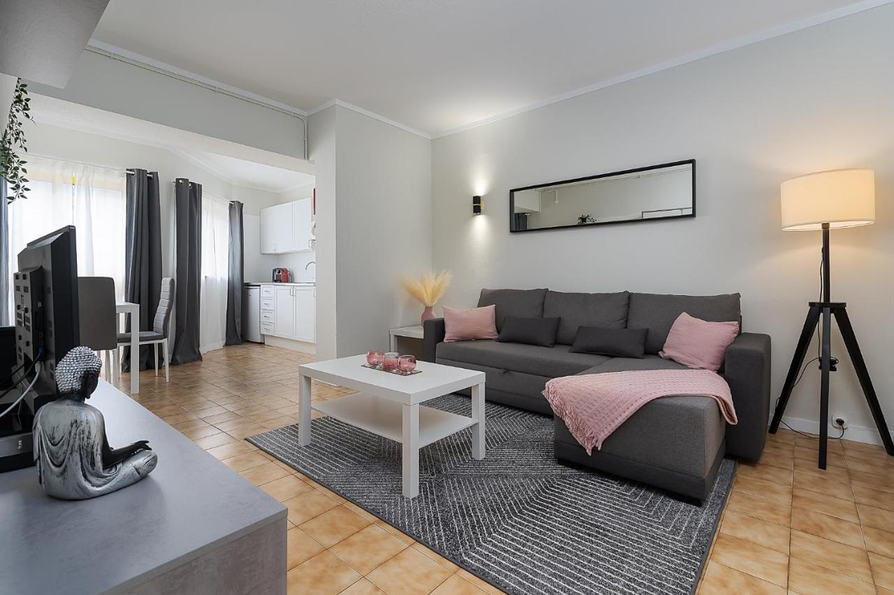 Sunny Flat W/ Balcony & Pool By Lovelystay Portimao Bagian luar foto