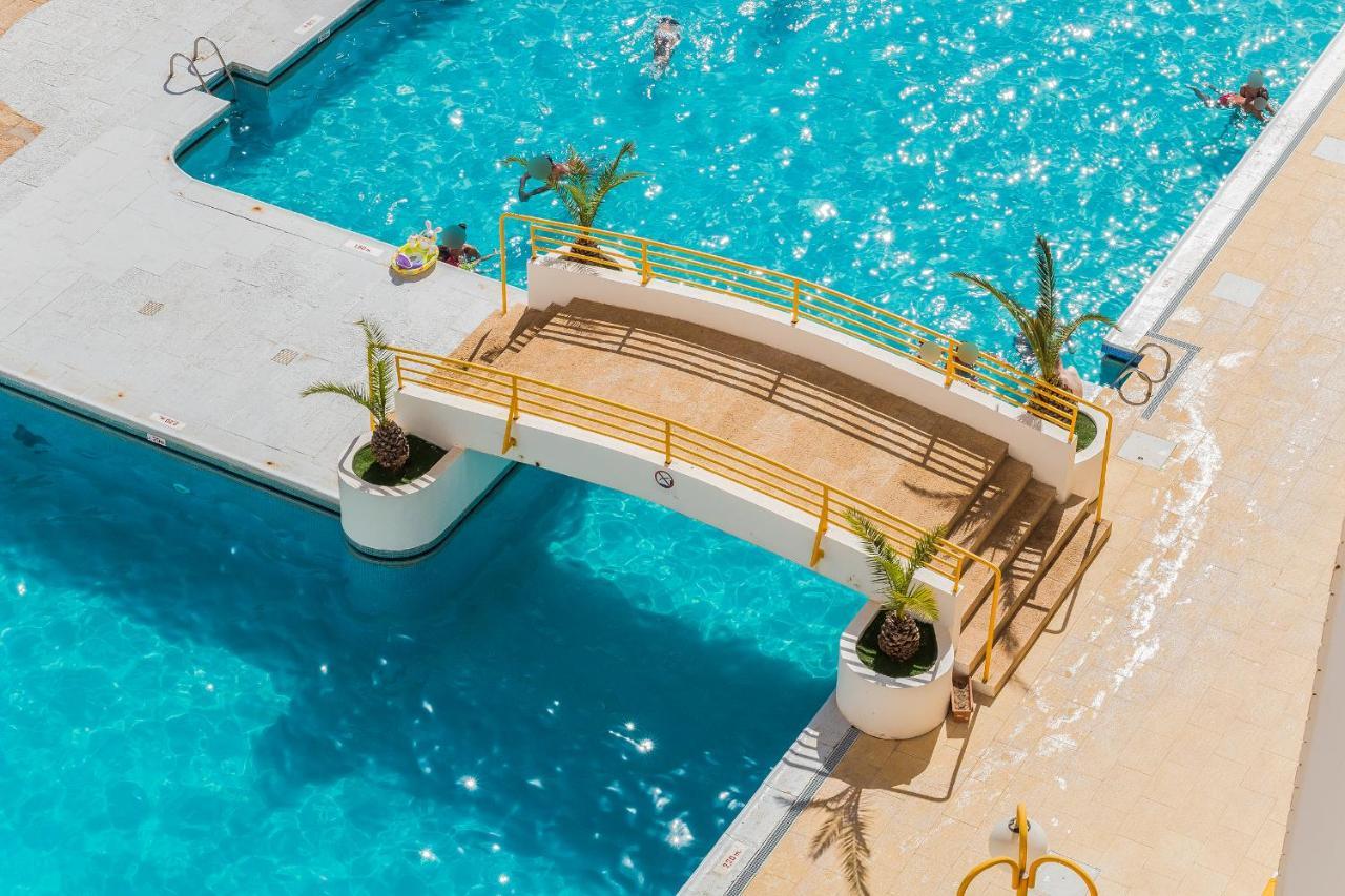 Sunny Flat W/ Balcony & Pool By Lovelystay Portimao Bagian luar foto