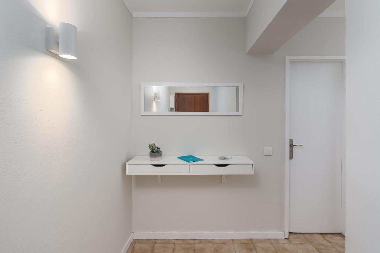 Sunny Flat W/ Balcony & Pool By Lovelystay Portimao Bagian luar foto