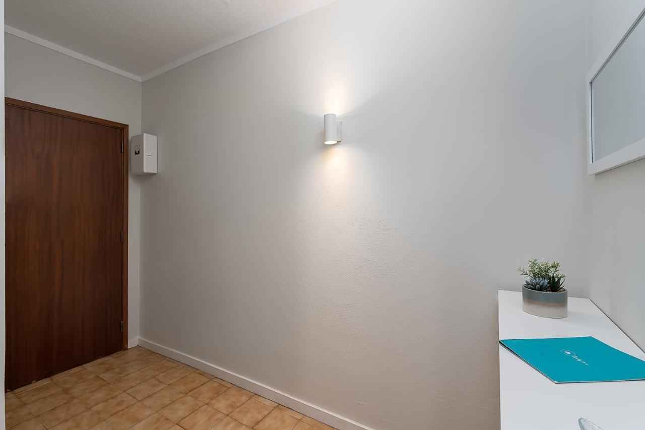 Sunny Flat W/ Balcony & Pool By Lovelystay Portimao Bagian luar foto